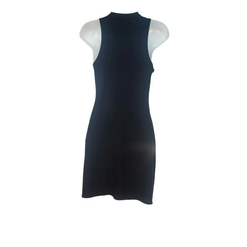 Derek lam - Picture 7 of 9